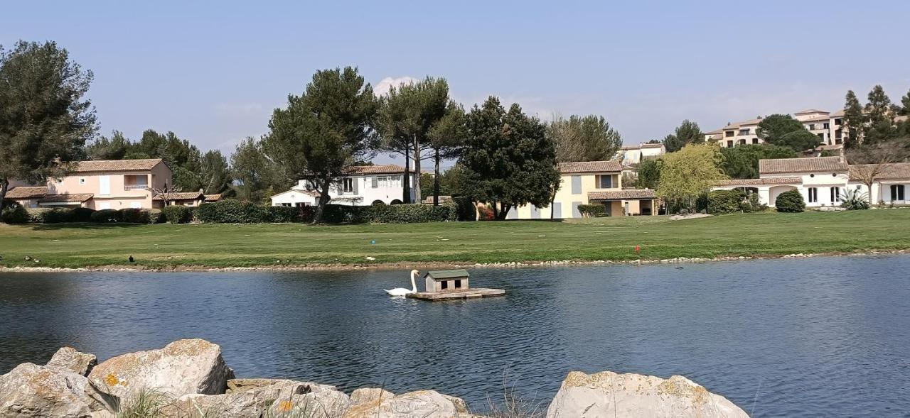 Charmant T2 climatisé avec belle vue , Golf de Pont-Royal Mallemort Extérieur photo