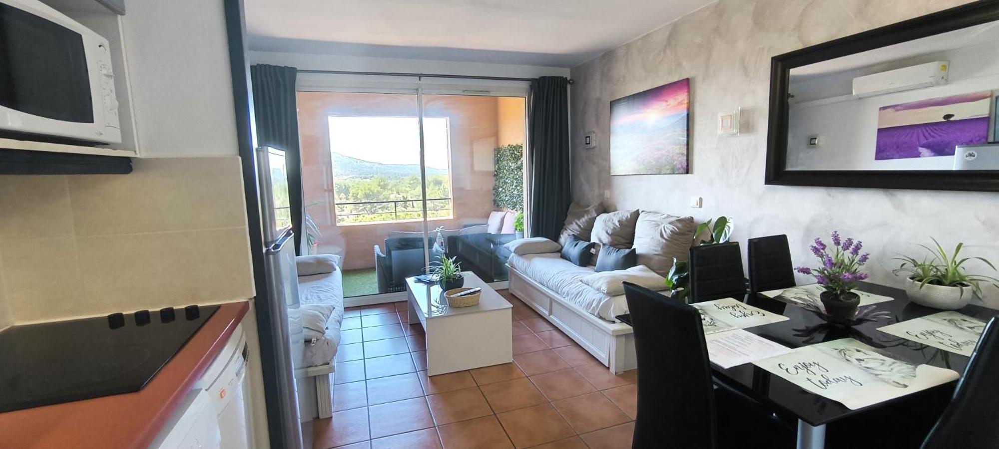 Charmant T2 climatisé avec belle vue , Golf de Pont-Royal Mallemort Extérieur photo