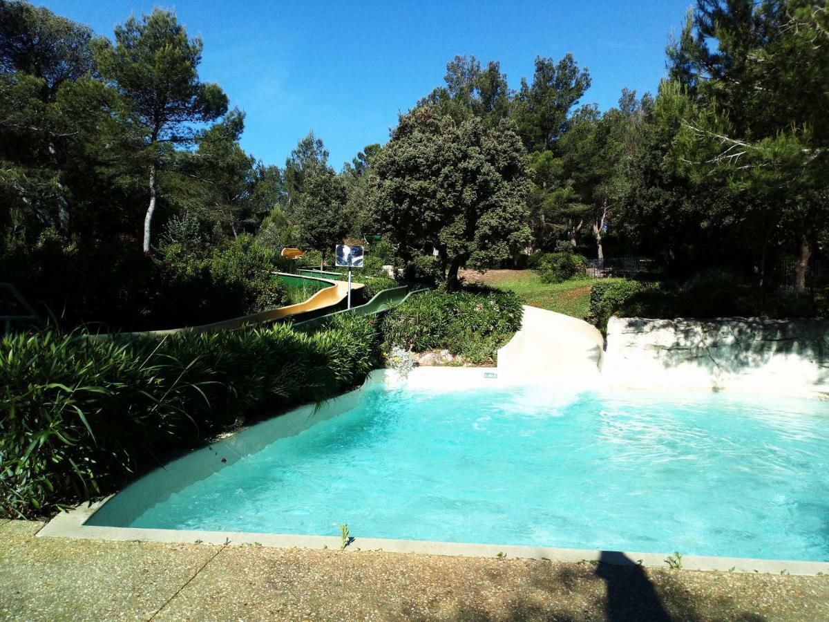 Charmant T2 climatisé avec belle vue , Golf de Pont-Royal Mallemort Extérieur photo