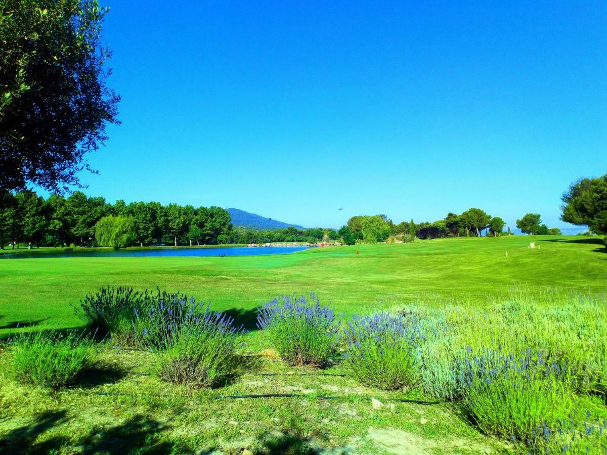 Charmant T2 climatisé avec belle vue , Golf de Pont-Royal Mallemort Extérieur photo
