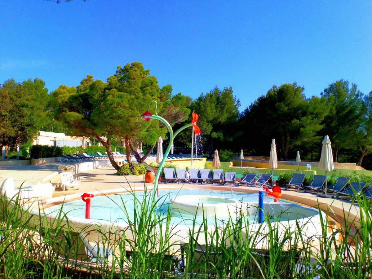 Charmant T2 climatisé avec belle vue , Golf de Pont-Royal Mallemort Extérieur photo