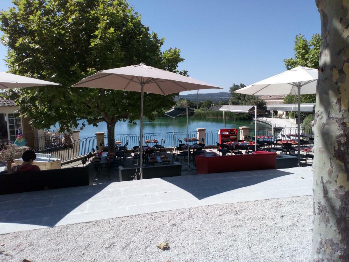 Charmant T2 climatisé avec belle vue , Golf de Pont-Royal Mallemort Extérieur photo