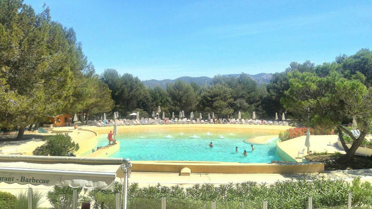 Charmant T2 climatisé avec belle vue , Golf de Pont-Royal Mallemort Extérieur photo