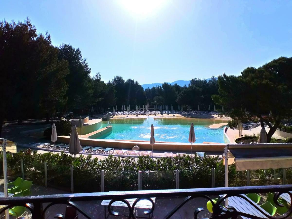 Charmant T2 climatisé avec belle vue , Golf de Pont-Royal Mallemort Extérieur photo